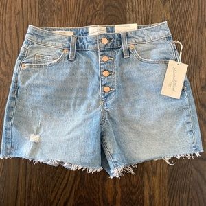 Universal Thread NWT Womens high-rise short size 2